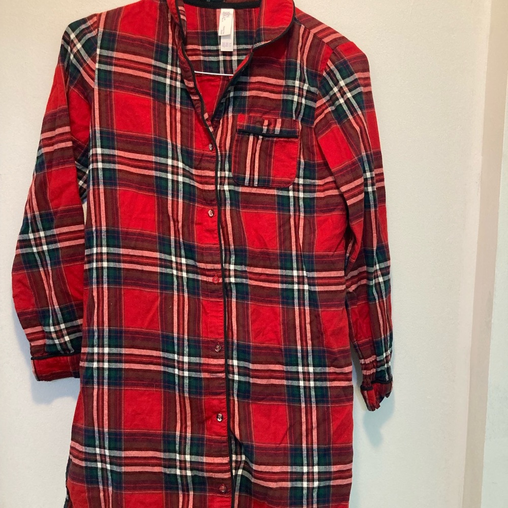Plaid flannel sleep shirt like‎ new